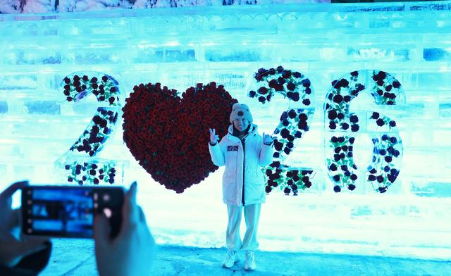 1987年出生市民免费游！北京龙庆峡冰筑《大闹天宫》