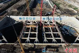 首块坞底板浇筑完成 上海长兴最深在建船坞施工迎来新进展图片