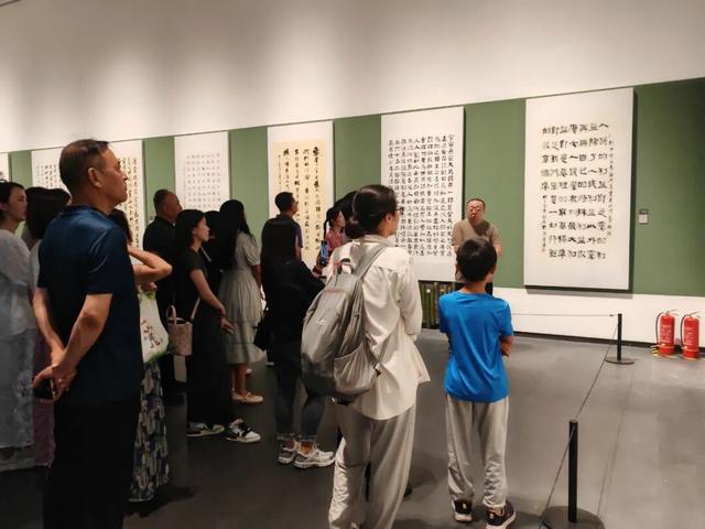 “迎国庆·庆中秋·浪宁夏” 供给优、人气旺、活力足，宁夏绘就假日消费火热图景