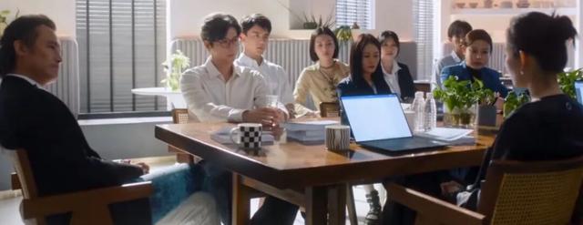 影视圈的滤镜，年轻打工人亲手戳破