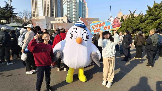 海鸥与音乐共舞，生态文化融合！市南区启动“冬日暖南”活动