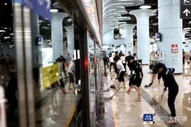 多图直击！深圳地铁保障线网区段陆续恢复运营图片