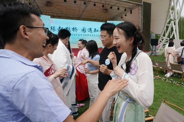 海淀青年古装联谊会举办