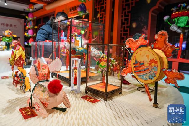 江苏南京：秦淮灯会璀璨夜