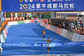 刷新赛会纪录！2024成都马拉松：埃塞俄比亚选手夺得男子全马冠军图片