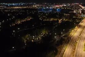 雄安新区重点项目亮灯迎国庆图片