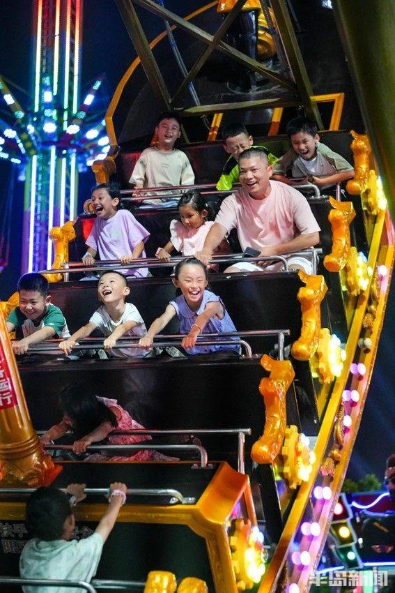 在青岛金沙滩啤酒城，体验一场亲子“慢”游记
