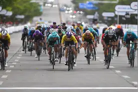 全球连线 | 全球140名车手角逐2024环岛赛 国外选手点赞海南美丽风光图片