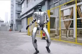 春晚跳舞，工厂搬砖，还会“功夫” ： 人形机器人居家叠被子还需等几年？｜封面头条图片