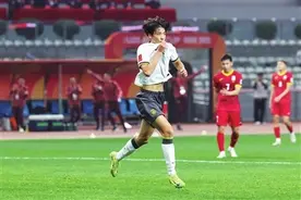 大连足球再迎春天图片