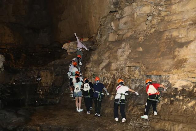 双河洞景区接待人次突破62万人次！