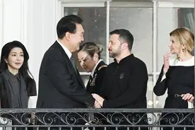 尹锡悦见泽连斯基，韩国网友不满了图片