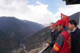 黄强在阿坝督导检查森林草原防灭火工作 牢记“3·30”警示 坚决打赢今年森林草原防灭火硬仗图片