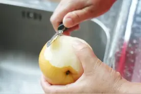 用秋月梨做道凉拌菜，试试？图片