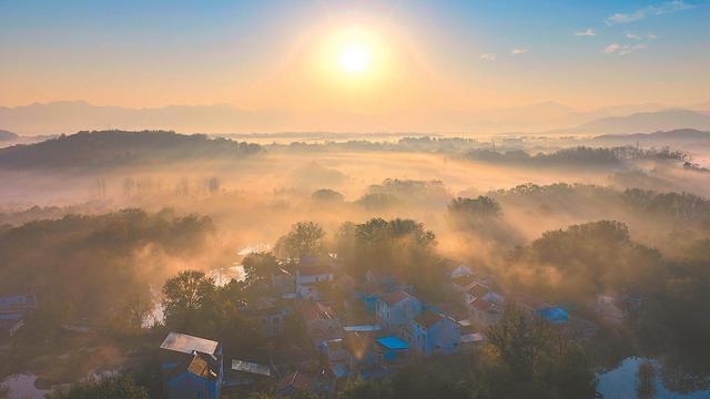 初冬美景入画来