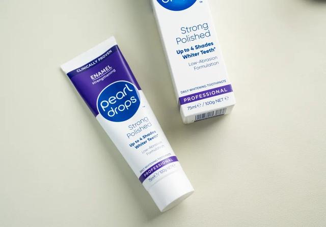 咖啡是白天喝的	，牙是夜里变黄的