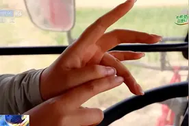 又美又飒！95后美甲师化身“机甲战士”图片