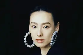 36岁梁洛施透露目前感情状况：3个儿子催我谈恋爱！曾与富豪恋爱生子后分手图片