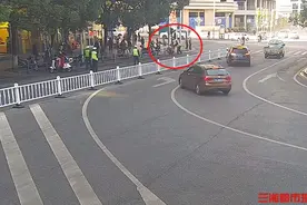 电动车司机骑车兜圈躲避检查，撞伤交警逃逸被拘留图片