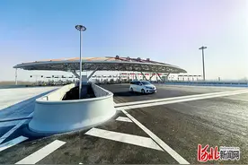 京雄高速公路全线通车：北京到雄安 开车一小时图片