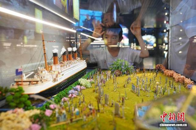 昆明市博物馆“小锡兵大故事”展吸引市民