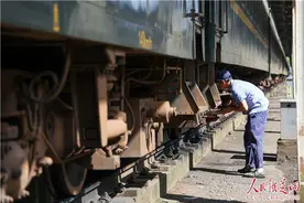 【秋检秋鉴正当时】奏响客车整修进行曲图片