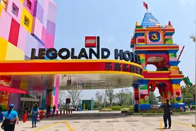 八千多元一天也得晚来早走，上海乐高乐园酒店奇葩入住规则引热议图片