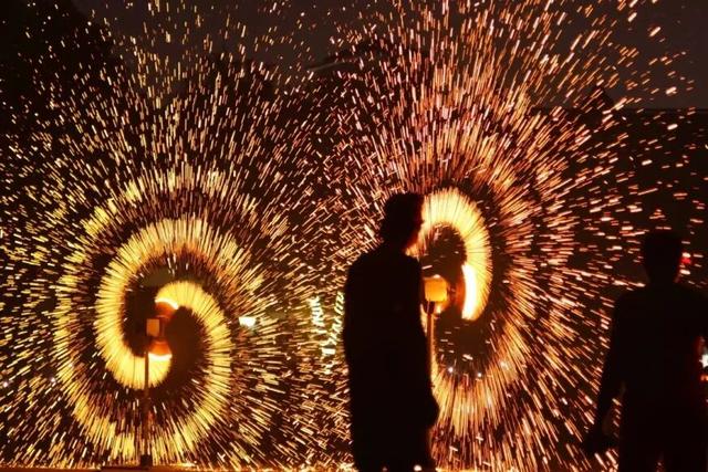 跨年整活！19.9畅玩5小时！大型迎春灯会+跨年表演+冷焰火+打铁花+火壶+灯光秀+国风演艺...