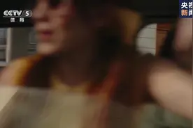 60秒跟随神秘火炬手“跑酷”巴黎