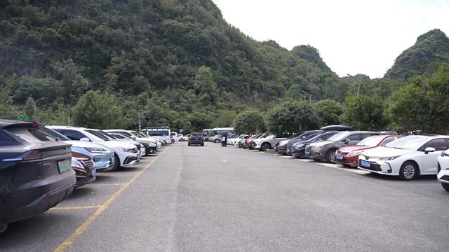 镇宁高荡景区假期客流攀升