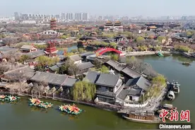 河南开封：清明上河园春和景明入画来图片