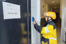 从等15分钟到碰一碰3秒通关！看外卖小哥如何“闪送”宁波东部新城楼宇图片