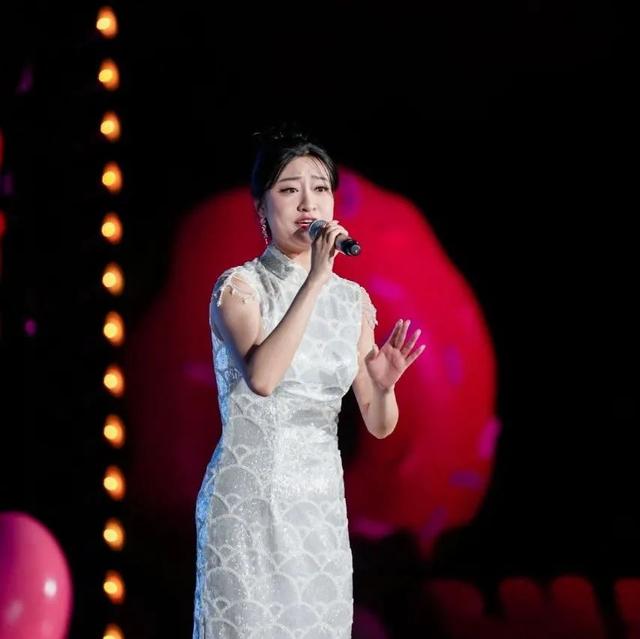 “相约滨海之夏”广场文化系列活动闭幕式暨“玉兰枝头听江南”江南民歌展演顺利举办
