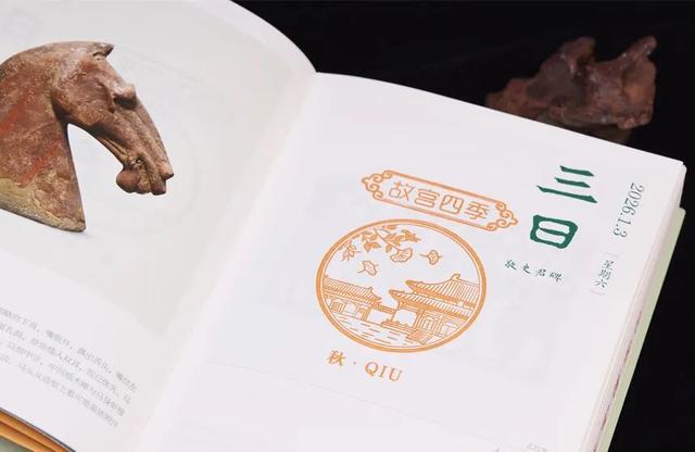 每年在故宫排大队的年轻人，可能不是来逛的......