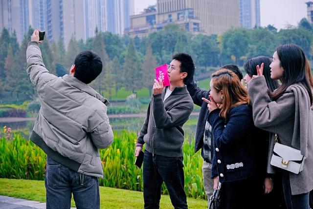 缘起心湖，爱渡满城——大渡口区爱情婚恋文化创意产业基地浪漫启航