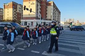 郑州交警提醒：开学季大流量交通模式开启，注意错峰出行图片
