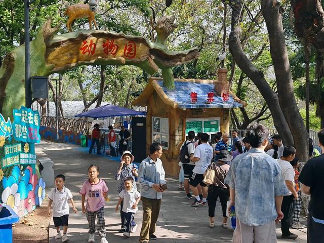 8天超64万人次，门票收入翻八倍！攀枝花靠一场球赛“踢”出旅游热浪