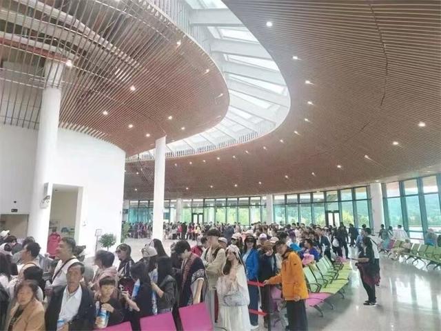 “双节”话丽江：安全守护与诗意出行全攻略