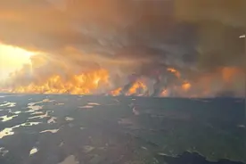 加拿大两省进入紧急状态，93起野火已失控图片