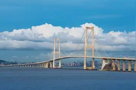 再创新高！“五一”假期首日深中通道车流量达18.16万车次图片