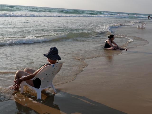 以色列海滨：夏日享清凉