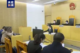 一女子在浦东机场情绪失控引发冲突，航司永久拒载！只因疏忽大意…图片