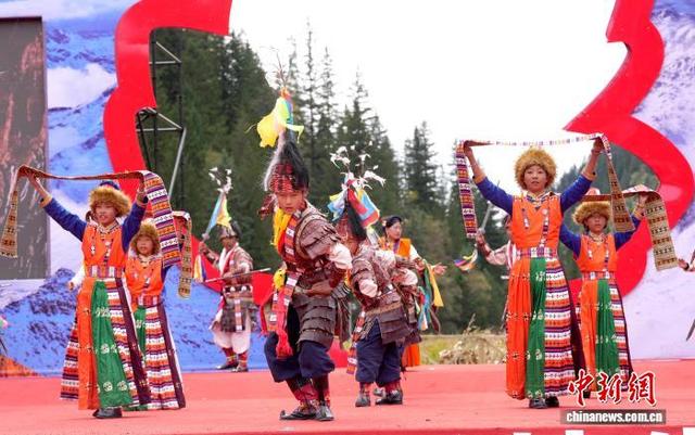 2025年黑水县第十三届冰川彩林生态文化旅游季启幕