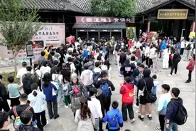 全国多处历史文化景区可背诗文免门票 游客：书本上的诗词歌赋“走”出来融入到生活中图片