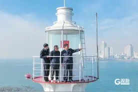 小青岛灯塔：三代人的“守望”图片