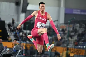 南京室内田径世锦赛：朱亚明获男子三级跳远决赛亚军图片