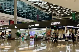 车市黄金周｜新能源直营店推限时优惠抢订单，消费者买车跃跃欲试图片