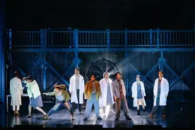 热血演绎鹏城追梦故事 开心麻花舞台剧《青春之城》全国首演图片