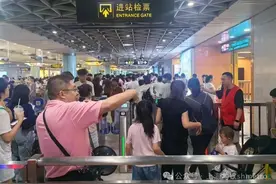 高温挡不住出行热情｜暑运过半，上海地铁日均运送客流1084万人次图片