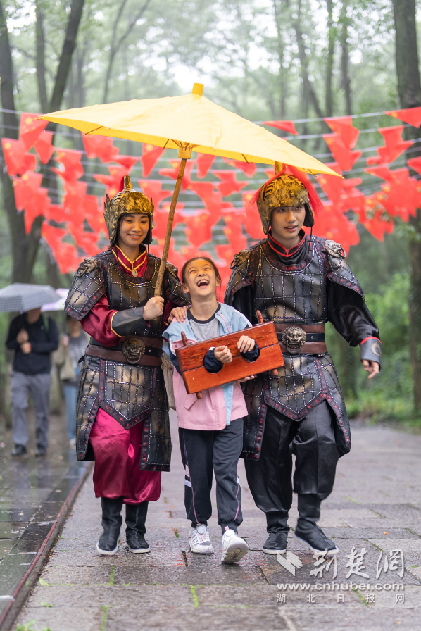 借“襄荆高铁”东风 古隆中景区沉浸式“剧情”引客来
